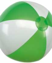 1x opblaasbare strandbal groen wit 28 cm speelgoed