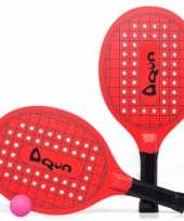 Rode beachball set met tennisracketprint buitenspeelgoed