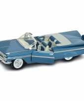 Speelgoed auto chevrolet impala cabriolet 1 18