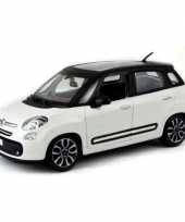 Speelgoed auto fiat 500l 2013 1 43