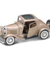 Speelgoed auto ford coupe 1932 1 18